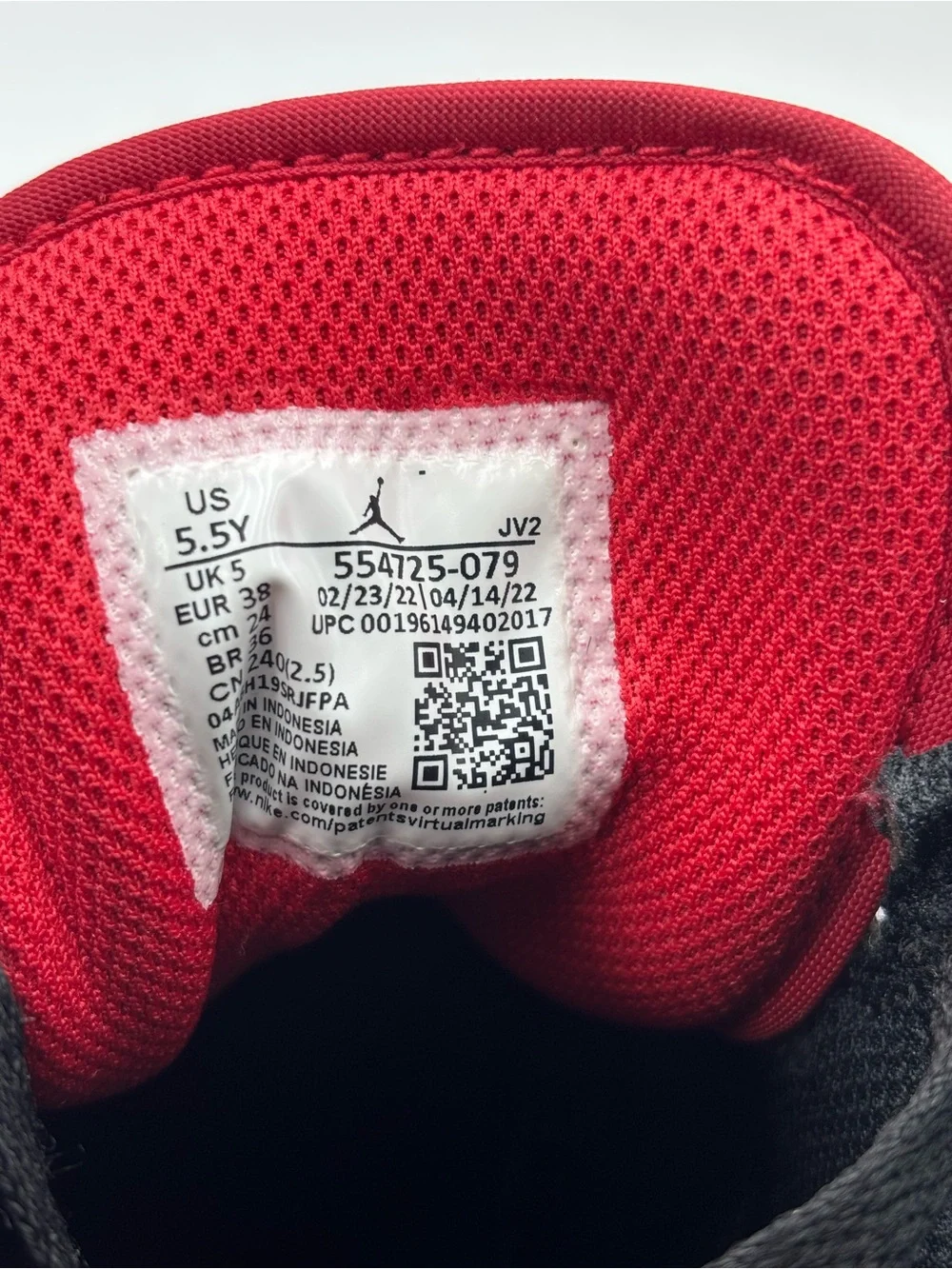 Nike Air Jordan 1 Mid Black Red White Air Jordan 1 Mid Big Kids' Shoes size 5.5